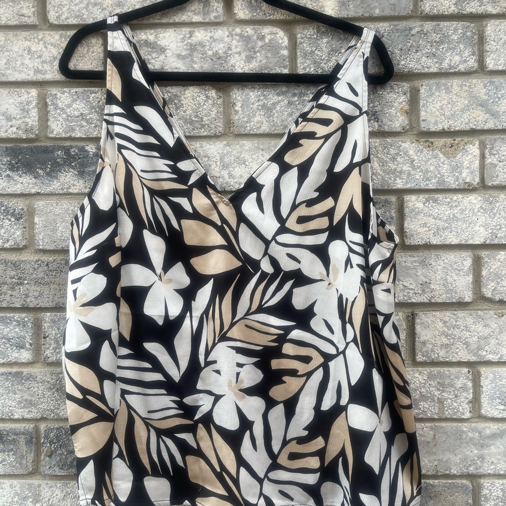 2XL Flowy Floral V-Neck Top
